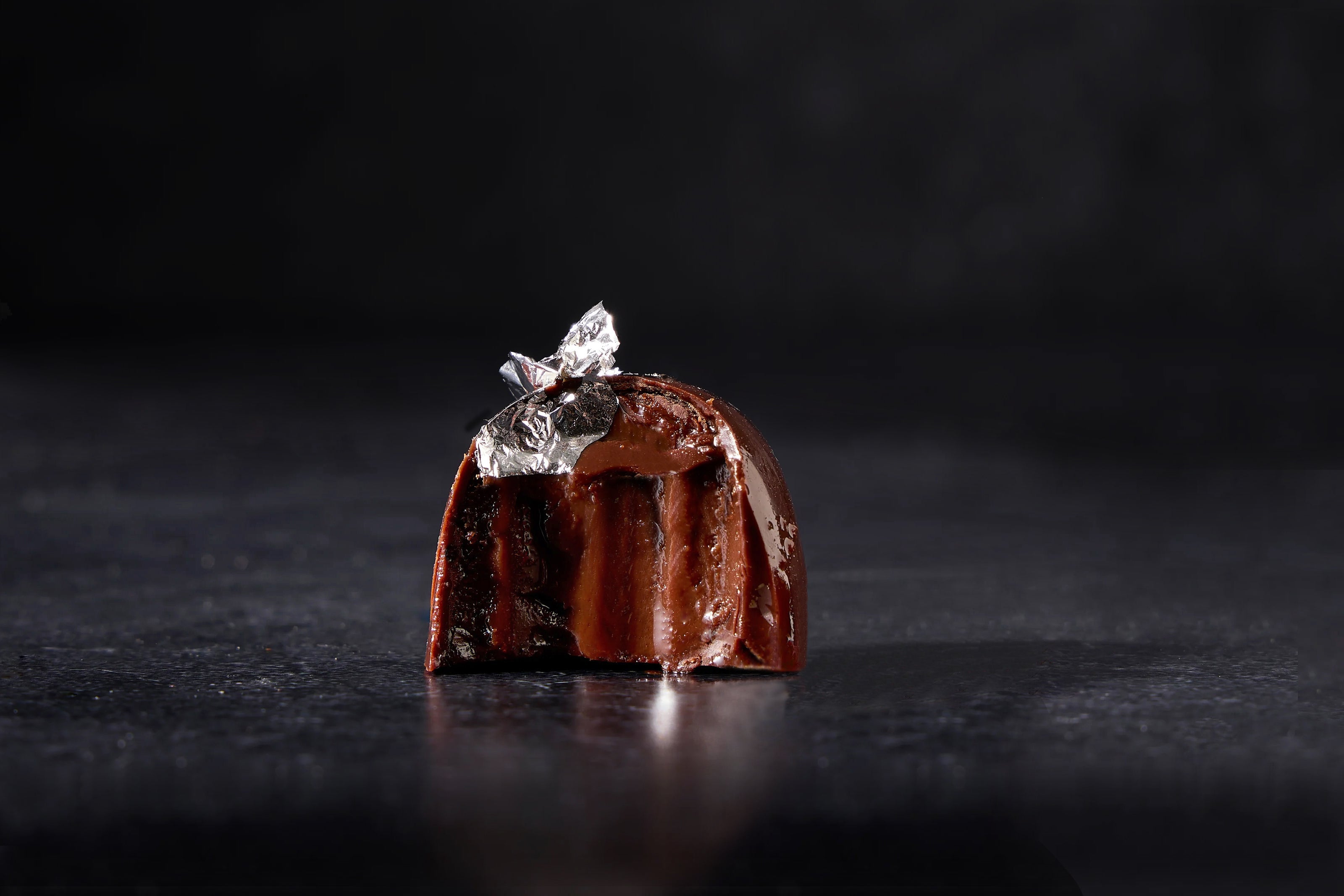 MIDNIGHT DARK CHOCOLATE 16 TRUFFLES